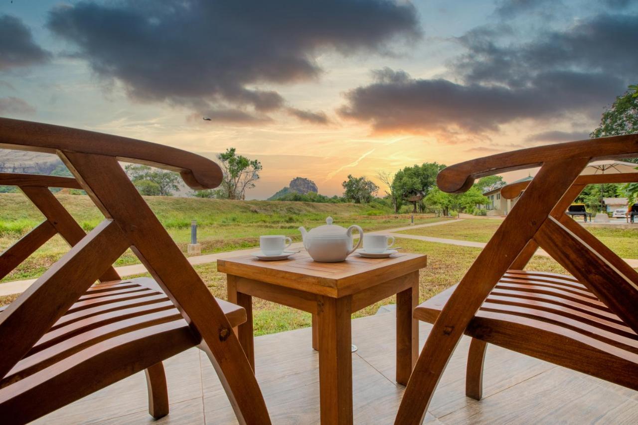 Sigiriya King'S Resort Екстериор снимка